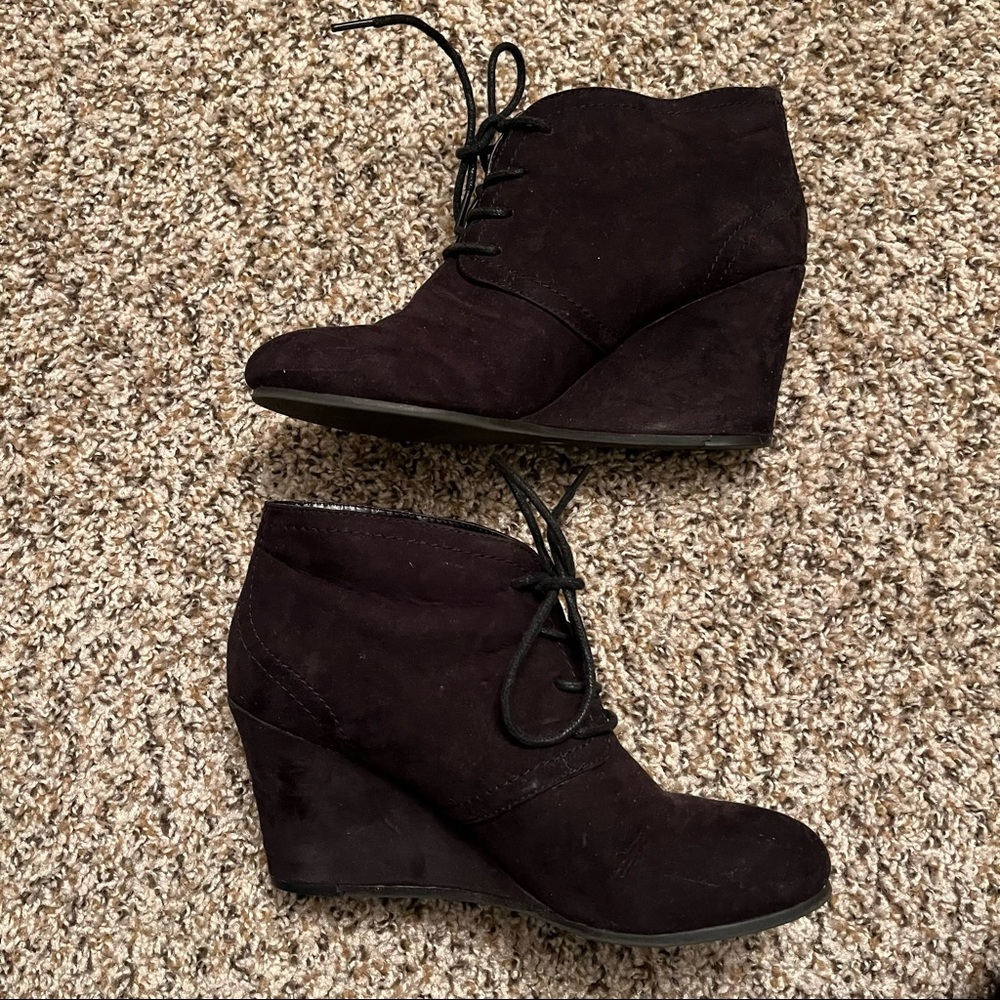 Arizona Womens Size 8 Black Lace Up Wedge Heels Ankle Boots